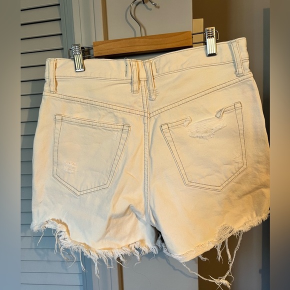 Free People - We The Free- Makai Cut Off White High Waisted Cotton Denim… - Picture 3 of 12